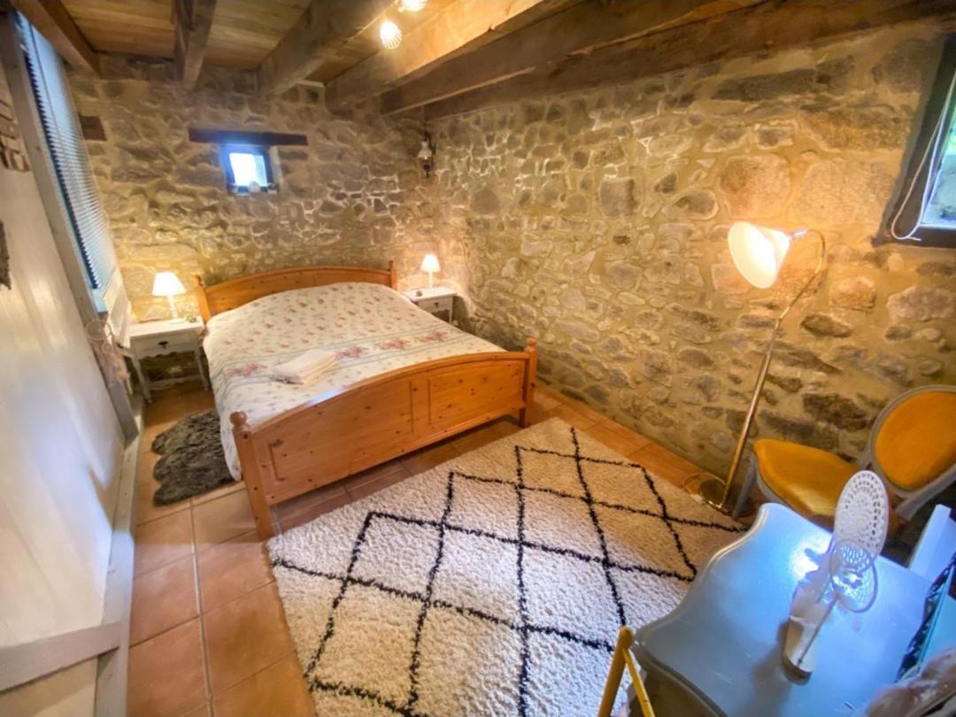 Gite Le Onze Beauval Saint-Dizier-Leyrenne Exteriör bild