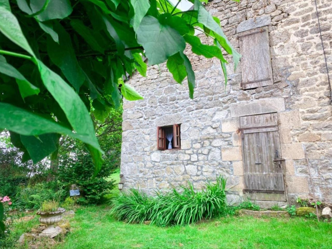 Gite Le Onze Beauval Saint-Dizier-Leyrenne Exteriör bild